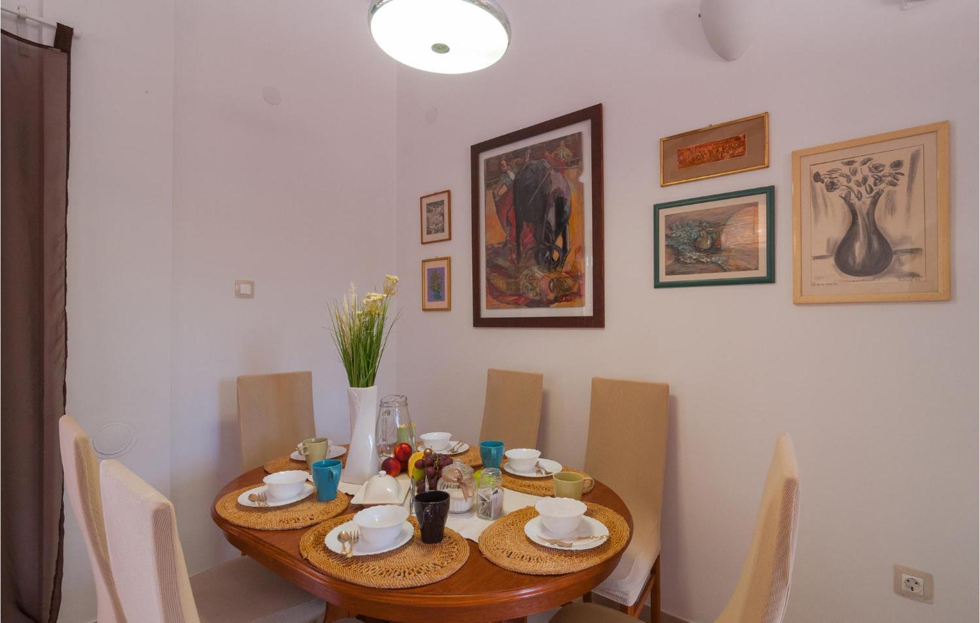 Cozy Home In Mudri Dolac With Kitchen Basina Buitenkant foto