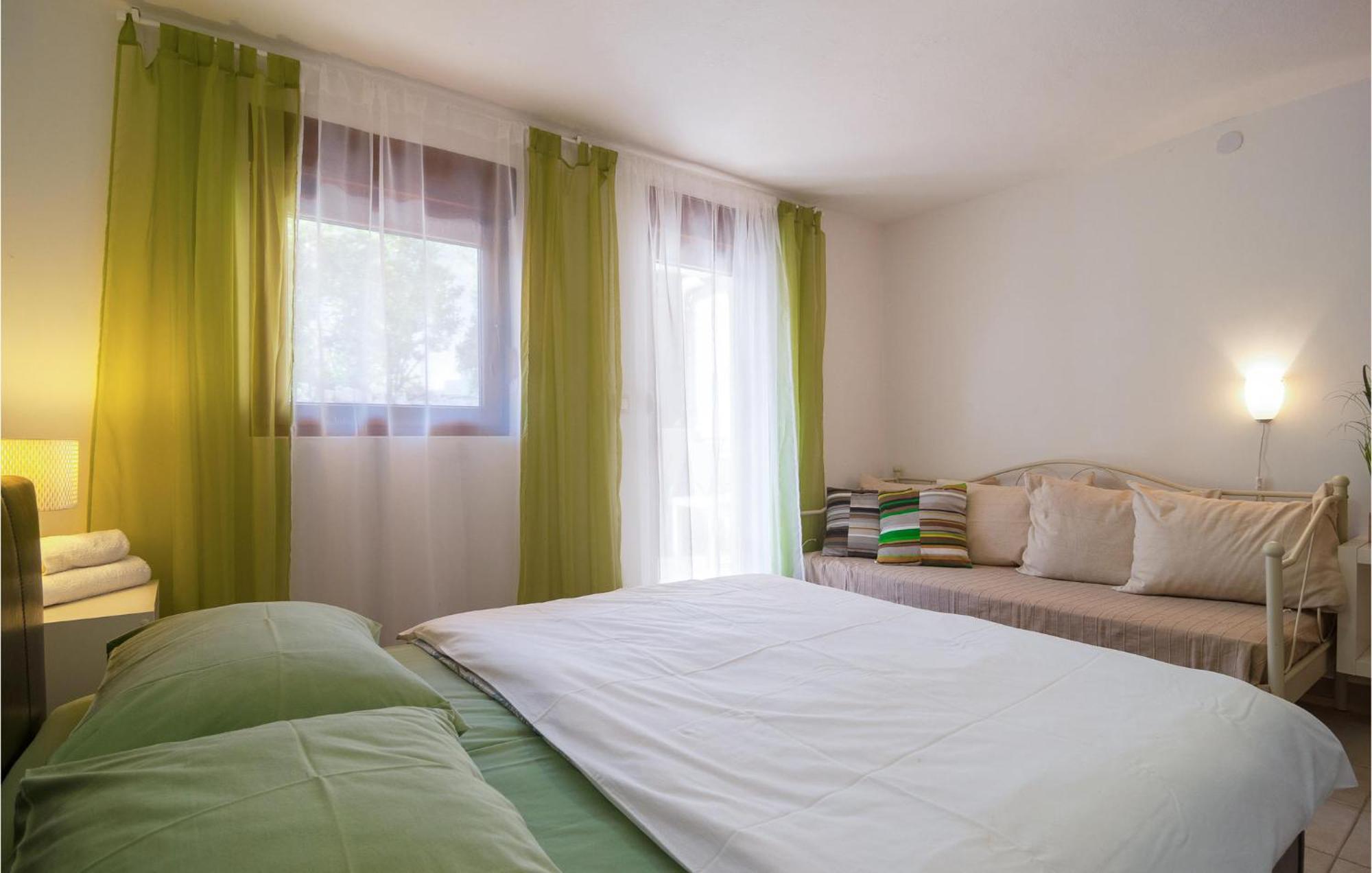 Cozy Home In Mudri Dolac With Kitchen Basina Buitenkant foto